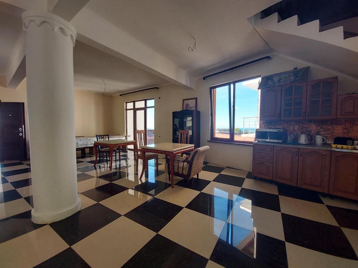 Гостевой Дом София 400 М До Моря Gagra Exterior foto