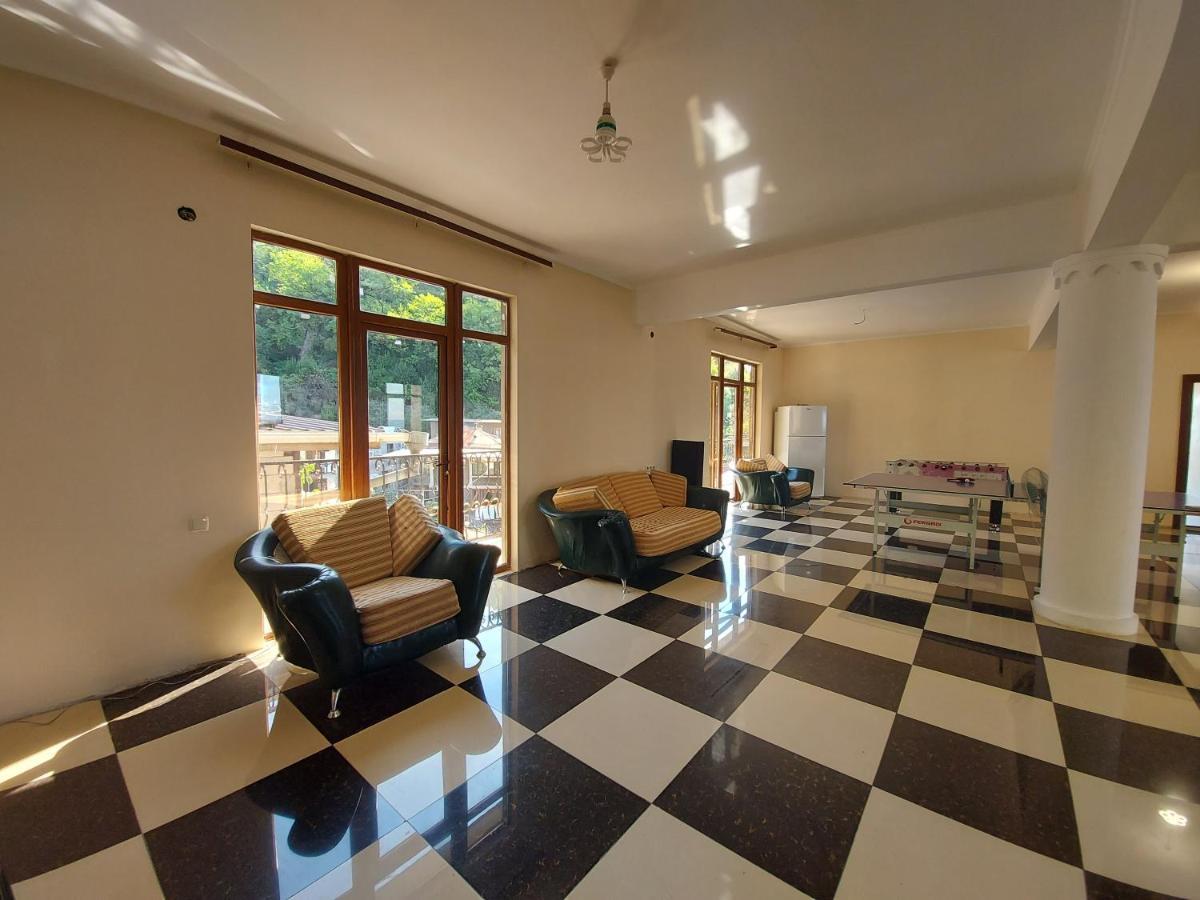 Гостевой Дом София 400 М До Моря Gagra Exterior foto
