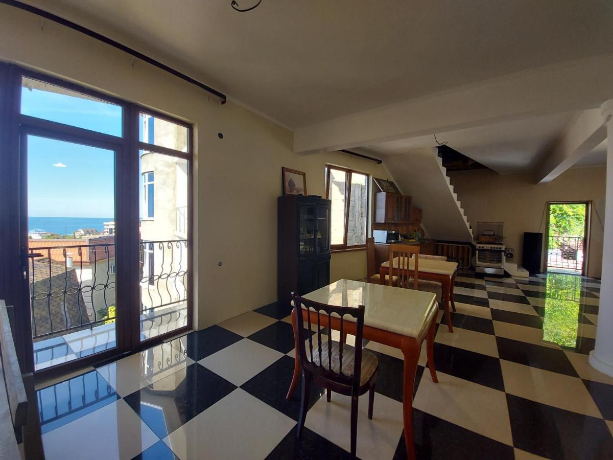 Гостевой Дом София 400 М До Моря Gagra Exterior foto